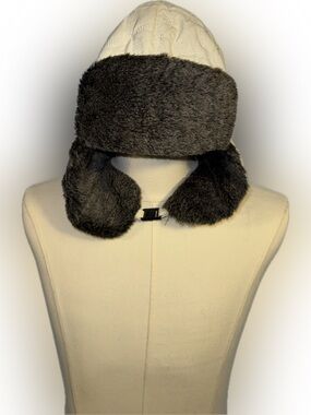 Retro Faux Fur Ushanka Trapper Hat White Quilted Arctic Winter Hat